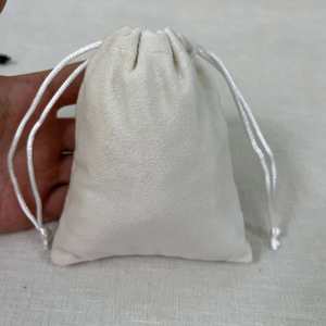 Sac en velours personnalisé avec cordon de serrage pour le rangement de bijoux, sac en velours avec cordon de serrage - Product Image 3