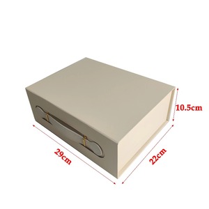 Caja con Logotipo Personalizado AOPA |   Empaque de Lujo B2B con Logotipo |   Venta al por mayor, MOQ 500 piezas |   Certificado por la FSC - Product Image 3
