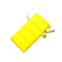 Stock prêt étuis à lunettes à cordon jaune plumes étui de téléphone pochette à cordon lunettes de soleil
