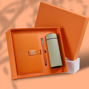 สมุดบันทึกปกหนัง A5 พร้อมตัวล็อคแม่เหล็ก ไดอารี่ สมุด<span class=keywords><strong>เขียน</strong></span>แบบพกพา สมุดบันทึกการเดินทาง <span class=keywords><strong>ชุด</strong></span>กล่องของขวัญ - Product Image 1