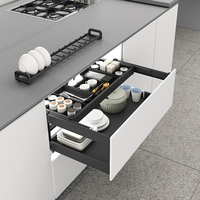 Keranjang Piring dan Mangkuk dari Aluminium Alloy untuk Lemari Dapur dengan Partisi 3:7 untuk Penyimpanan Peralatan Makan