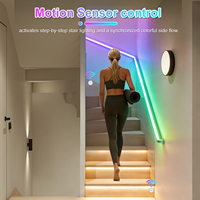 Contrôleur d'éclairage intelligent pour escalier avec capteur de mouvement, éclairage latéral RGB à défilement, application et télécommande RF, 32 étapes, lumières dynamiques courantes, contrôleur intérieur