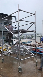 Nuevo modelo Tubu Torre móvil flexible <span class=keywords><strong>Andamio</strong></span> de aluminio de estilo <span class=keywords><strong>europeo</strong></span> <span class=keywords><strong>con</strong></span> conveniente rueda Layher para almacén Taller Hotel - Product Image 5