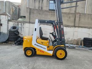 Chariot élévateur TCM FD30T6N d'occasion, faible nombre d'heures de fonctionnement, 3 tonnes, avec pince et moteur diesel ISUZU, origine Japon - Product Image 6