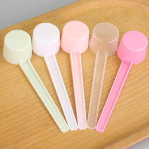 Cuchara de fondo plano de plástico PP con mango corto de grado alimenticio al por mayor 5g proteína en polvo 10ml cuchara medidora líquida - Product Image 3