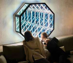 Scatola Luminosa a LED con Cornice Rotonda in Alluminio, Illuminazione per Pubblicità Esterna, Ologramma 3D da 43 Pollici - Product Image 1