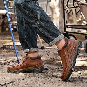 Mocasines de Hombre con Puntera de PU, Suela de Goma, Forro de Felpa, Diseño Sólido, Logotipo Grabado con Láser, Bordado, Tendencia de Moda - Product Image 4