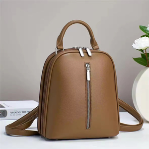 Mochila Minimalista Moderna para Mujer, Ligera, Impermeable y Espaciosa para la Universidad, el Trabajo o Salidas de Fin de Semana - Product Image 4
