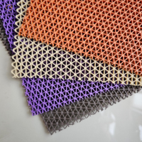 Chine Ventes directes d'usine Tapis en PVC S à usage intensif pour salle de bain/piscine Tapis imperméable anti-dérapant Tapis de sol par rouleau