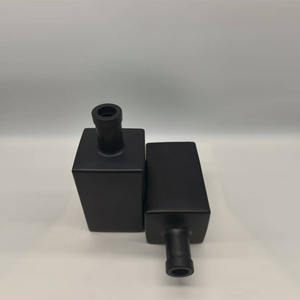 Botella de <span class=keywords><strong>vino</strong></span> de vidrio negro mate personalizada, logotipo de seda de dragón, forma cuadrada, sellado de corcho, fabricante de tapas a juego personalizadas - Product Image 5