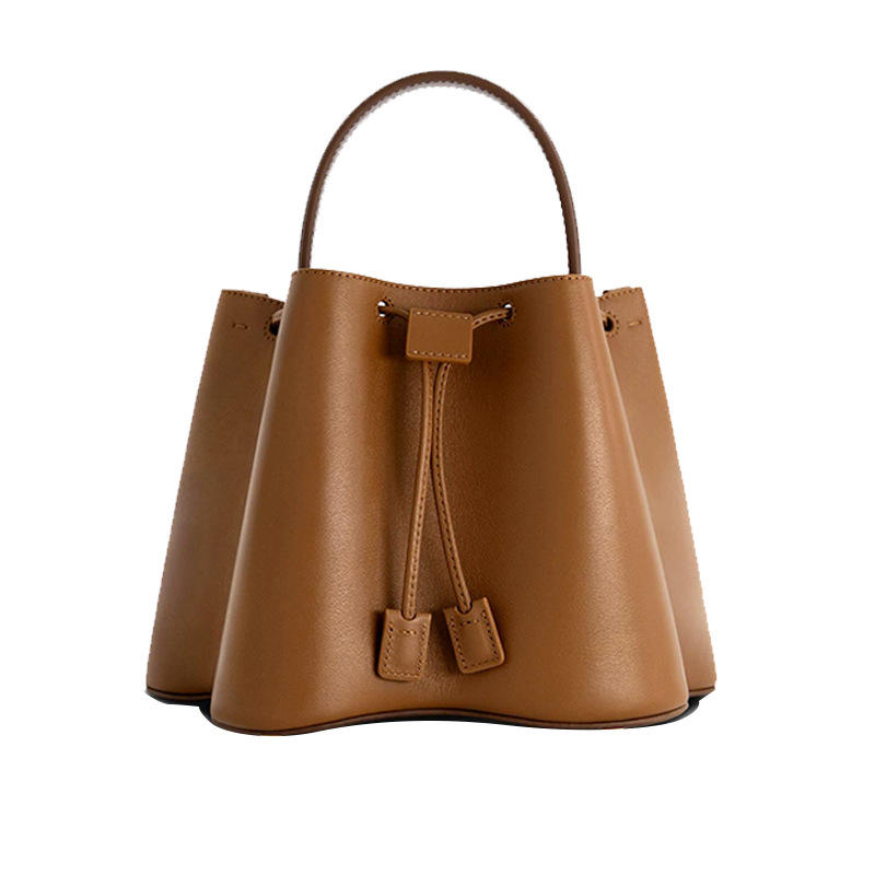 น้ำตาลอ่อน