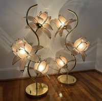 Lampe de table LED moderne Lotus personnalisée la plus vendue, design floral en fer et verre pour salon, chambre à coucher, lecture et étude