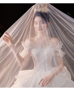 S2909N 2026 Nuovo Abito da Sposa Stile Francese con Spalle Scoperte, Ricche Applicazioni e Stile Principessa Reale con Strascico Lungo - Product Image 3