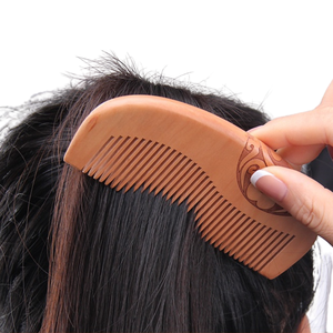 Totem nuage de bon augure style ancien Peigne artisanal en bois naturel pour la teinture des cheveux Accessoire décoratif Masseur de tête - Product Image 6