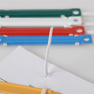 1 lot/50 pièces Agrafe métallique 8 cm, 5 couleurs, <span class=keywords><strong>pour</strong></span> reliure à feuilles mobiles, agrafe plastique à 2 trous - Product Image 3