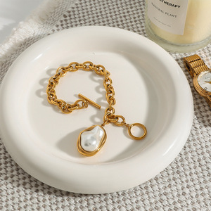 Pulsera de Cadena Chapada en Oro Yueli con Colgante de Perla Irregular, Unisex, para Uso Diario - Product Image 2