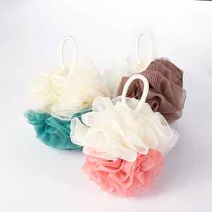 Éponge de bain double couleur Loofahs Pouf éponge exfoliante douce réutilisable PE Mesh Luffa <span class=keywords><strong>Loufa</strong></span> Shower Puff Exfoliant Body Scrubber - Product Image 1