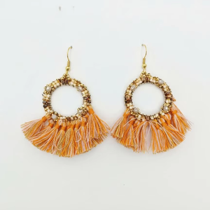 Boucles d'oreilles pendantes en fil tissé à la main de style bohème, avec <span class=keywords><strong>anneau</strong></span> en acier inoxydable plaqué or 18 carats enveloppé de perles de verre - Product Image 1