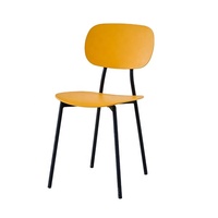 Chaise de salle à manger en plastique jaune avec dossier en PP, nouveau design, avec pieds en métal noir