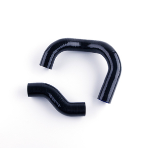 خرطوم رادياتير من السيليكون لمحركات Nissan <span class=keywords><strong>Datsun</strong></span> <span class=keywords><strong>510</strong></span> 1600 KA24DE موديلات 1968-1973 - Product Image 1