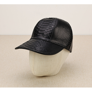 Gorra de Béisbol ZENOS de Alta Gama, Personalizada, de 6 Paneles, con Hebilla de Cobre Dorado, para Todas las Estaciones, de Piel de Pitón, Impermeable, Negra Lisa Única - Product Image 3