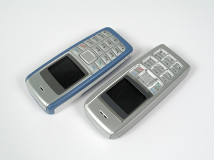Pour téléphone <span class=keywords><strong>Nokia</strong></span> 1110, qualité de construction durable, corps en plastique résistant aux chutes - Product Image 2