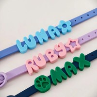 Ensemble collier et laisse pour chien en silicone personnalisé, collier pour chien personnalisé imperméable avec breloques lettres colorées