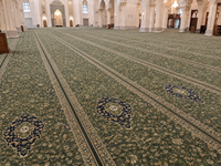 Tapis de prière islamique artistique pour mosquée, en polyester rembourré, épais, pliable, personnalisé, pour usage domestique et intérieur, vente en gros B2B, spécial Ramadan
