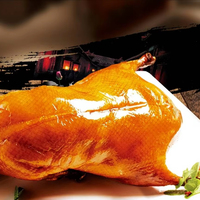 Délicieux canard rôti de Pékin peau croustillante et savoureuse cuisine traditionnelle chinoise miel glacé et prêt à manger