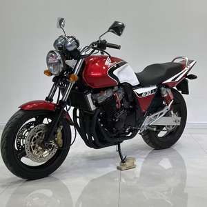 Versión Deportiva Honda CB400 Estándar: Motor DOHC de 399 cc, HYPER VTEC, ABS de Doble Canal y Transmisión Manual de 6 Velocidades para Paseos Dinámicos - Product Image 2