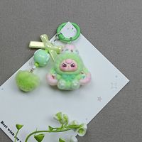 Accessoires de dessin animé 3D floqués en gros, porte-clés, pendentifs de sac, jouets tendance, accessoires DIY floqués pour breloques de sac, breloques de sac perlées