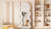 Cadre en tissu de flanelle de Style nordique forme ondulée pleine longueur grand miroir de salon autoportant miroir décoratif d'approvisionnement d'usine