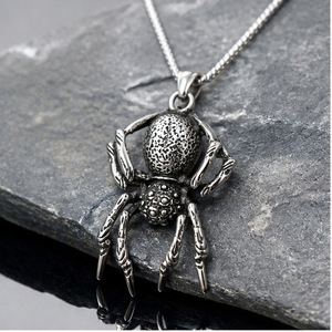 Yunnique – collier avec pendentif araignée en acier inoxydable, unisexe, style punk, bijoux à motif animal, accessoire de mode - Product Image 3