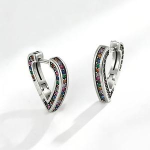 Orecchini a Cerchio E4525 con Cuore, in Oro Bianco Anticato, con Cristalli e Strass, Stile Vintage per Uso Quotidiano Femminile - Product Image 1