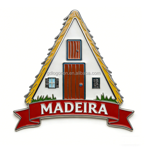Cadeaux <span class=keywords><strong>de</strong></span> <span class=keywords><strong>voyage</strong></span>, souvenir portugais, aimant <span class=keywords><strong>de</strong></span> réfrigérateur en émail représentant une maison traditionnelle <span class=keywords><strong>de</strong></span> l'île <span class=keywords><strong>de</strong></span> Madeira, aimant décoratif en métal en vrac - Product Image 1