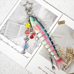 Porte-clés créatif en forme de poisson segmenté avec breloques étoile et cœur, pendentif de sac à dos et cordon de téléphone mignon style appât de pêche - Product Image 6