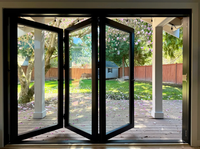 Puerta plegable de aluminio resistente al agua de diseño moderno, puerta de Patio plegable, vidrio templado, exterior de venta del fabricante