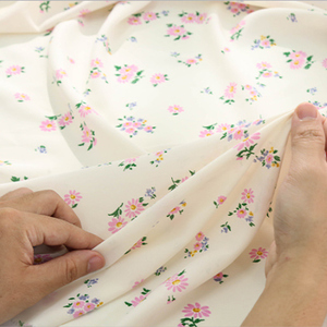 Robe saree d'été à impression florale numérique personnalisée pour femmes <span class=keywords><strong>tissu</strong></span> en mousseline de polyester drapé doux et léger <span class=keywords><strong>au</strong></span> mètre - Product Image 5