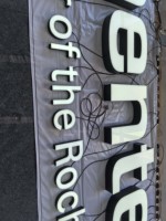 Letrero Luminoso LED Acrílico de Alta Calidad con Logotipo Pintado, para Cadenas de Tiendas Interiores y Grandes Pedidos Personalizados