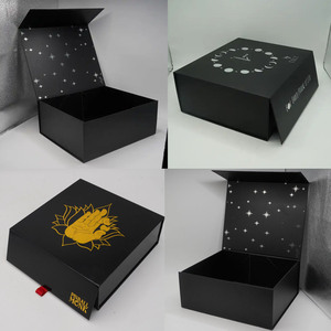 Fábrica Nova, venta al por mayor, <span class=keywords><strong>caja</strong></span> <span class=keywords><strong>de</strong></span> regalo plegable <span class=keywords><strong>de</strong></span> papel rígido hecha a mano <span class=keywords><strong>de</strong></span> lujo con estampado personalizado, <span class=keywords><strong>cierre</strong></span> magnético para ropa, ropa interior, calcetines - Product Image 2