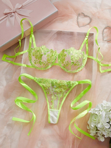 Completo Intimo <span class=keywords><strong>Sensuale</strong></span> <span class=keywords><strong>e</strong></span> <span class=keywords><strong>Sexy</strong></span> in Tessuto Non Tessuto, Traspirante, con Ricamo in Pizzo, Reggiseno Senza Coppe Vuote per Donna - Product Image 3