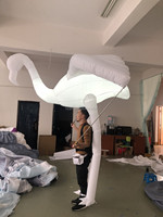 Costume géant gonflable de flamant rose pour les défilés
