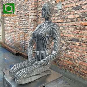 Décor de jardin extérieur Grand miroir en métal poli Sculpture d'homme de disparition abstraite en acier inoxydable - Product Image 6