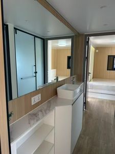 Maison de conteneur en bois et acier de luxe |   Maison miniature modulaire portable |   Villa préfabriquée |   Hôtel capsule mobile style mid-century moderne - Product Image 3