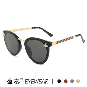 Lunettes de soleil Yingtai pour femmes, modèle Bee, protection UV400, monture en plastique et métal, tendance et stylées - Product Image 2
