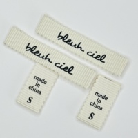 Étiquettes de vêtements 3D en silicone écologiques personnalisées, avec logo imprimé, thermocollées, pliables sur un côté, pour chaussures, sacs, usine