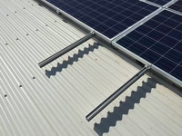 Support de montage de panneau solaire de toit de module en métal PV réglable avec caractéristiques d'angle