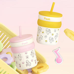 Nuovi Arrivi: Tazza in Porcellana con Cannuccia a Tema <span class=keywords><strong>Winnie</strong></span> <span class=keywords><strong>the</strong></span> <span class=keywords><strong>Pooh</strong></span> per Bambini, Capacità 450ml, Confezione Regalo - Product Image 2