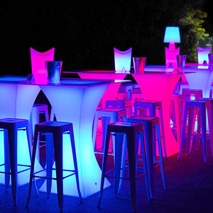 Meja <span class=keywords><strong>Bar</strong></span> Koktail Plastik LED Modern Bercahaya untuk Penggunaan Hotel Tahan Air IP60/IP65 Set Sewa Furnitur Pesta Luar Ruangan - Product Image 1