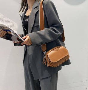 Bolso Bandolera de Cuero Genuino para Hombre, Estilo Retro Simple, Gran Capacidad, para Laptop de 8 Pulgadas, Venta al Por Mayor - Product Image 3